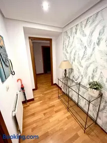 AtuaireHome Agradable apartamento en el centro de Burgos parking incluido - Image 5