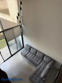 Casa moderna en Aguascalientes con AC, jardín y alberca en casa club - Image 1