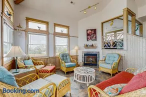 Dog-Friendly House W/ Shared Pool Private W/D Ocean View Wifi - Image 4