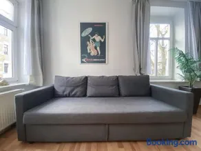 Stilvolle 2 Zimmer Wohnung mit Küche TV Waschmaschine - Image 4