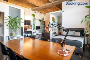Loft & Artist Studio in an Industrial Creative Hub - Image 1