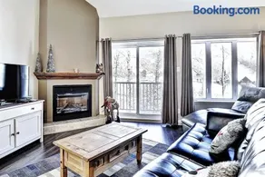 Condo 306 33 Chemin du Hameau by Les Chalets Alpins - Image 1
