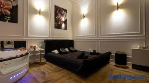 Vistula Boulevards Jacuzzi Apartment - Image 3