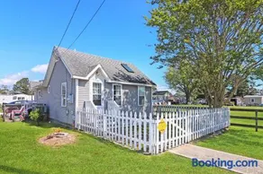 Daisey Cottage - Pet friendly with fenced yard! - Image 3