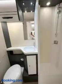 Autocaravana cerca de Barcelona - Image 3