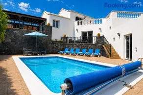 Casa El Paraiso - Pool, Jacuzzi, Air-con and BBQ By Lanzarote Vacation Homes - Image 1