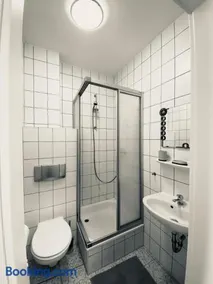 Hostel - Image 3