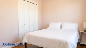 Cozy 1BR Burnaby Retreat Near Metrotown - Image 5