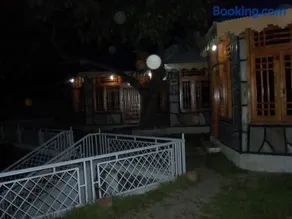 Manila Huts - Image 2
