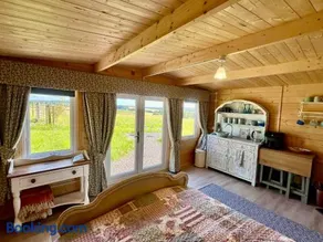 Peaceful eco glamping cabin - Image 2