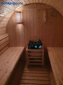 Familienfreundliches modernes Ferienhaus mit Faßsauna - Image 4