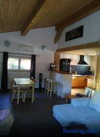 chalet parc loisir le pinedou la crau - Image 1