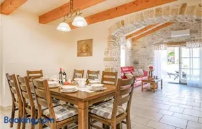 Lovely Home In Pula With Sauna - Image 4