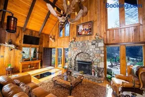 LUXURY!! Hot Tub, Pool Table, River & Petting zoo? - Image 1