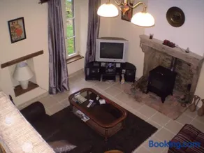 Peach Cottage - Image 2