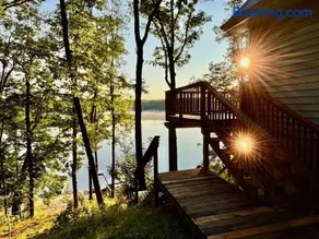 Beautiful Retreat on Sand Lake - Image 2