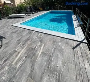 Maison, idéalement située piscine a partager - Image 1