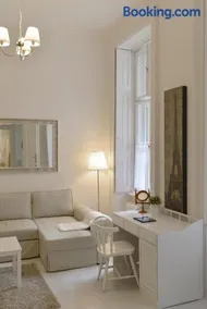 Paris Apartment - Image 2