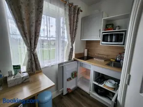 Cozy Room,Private Bathroom,Private Kitchynete - Image 1