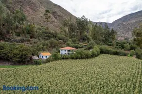 Luxury refuge with jacuzzi and epic views - Image 1
