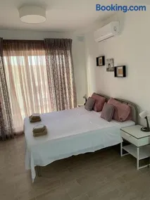 Terrace Room on Parish Street - Image 2