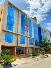 RAK Al Jazeera Serviced Apartments - Image 3