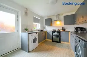 R3HL Double room near city and airport - Image 2