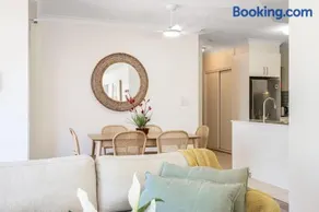 Parkside Villa on the Creek - Image 2
