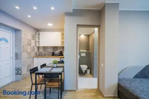 Riviéra Apartmanház - Image 2