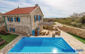 Mala Villa- private heated pool - Image 4
