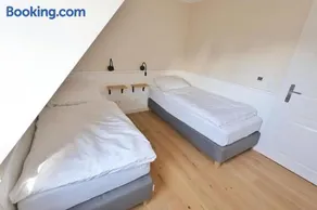 Merveilleuse maison adaptée aux familles avec barbecue, sauna et terrasse - Image 4