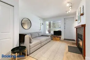 Cozy Townhouse in Whistler Village North - Image 3