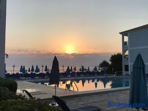 Meridien Beach Hotel - Image 4
