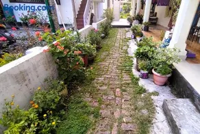 Anand Niwas Homestay Bhowali near Nainital Kainchi Dham and Bhimtal - Image 1