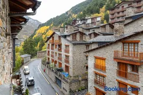 Cerca del Puente Tibetano I Tríplex con Vistas - Image 2