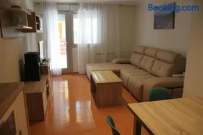 Piso en Raxó de 3 habitaciones con terraza y cerca de la playa - Image 1