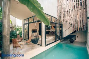 Jungle Rooftop Villa -Priv Pool-Bathtub-Jacuzzi 2A - Image 1