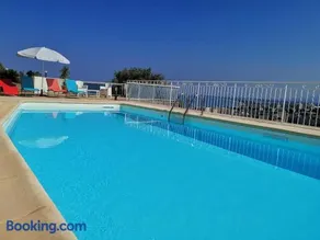 Appartement Vue Mer à Bastia, terrasse et piscine privée. - Image 1