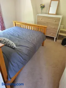 1 Bed Flat Northumberland Heath - Image 1