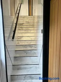 Modern 2 bedroom apartment - Image 4