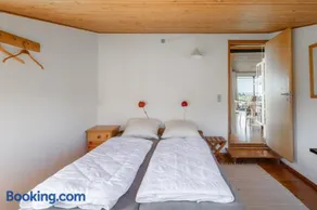 Magnificent house with splendid view to the sea - Image 2