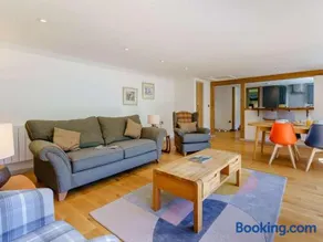 2 Bed in Uckfield oc-80504 - Image 3