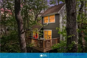 Cozy cabin w fireplace & fire pit - Image 1
