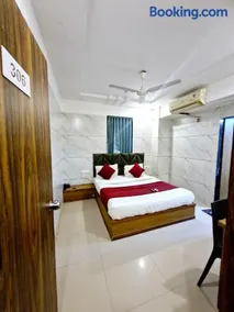 Hotel the grand pritam - Image 1