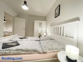 MUZETA11 - Modern Town Apartment with Balcony - Image 3