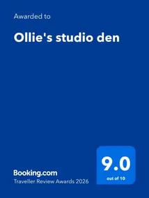 Ollie's studio den - Image 2