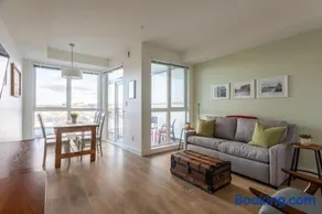 Urban Stay With Balcony And In-Unit Laundry - Image 4