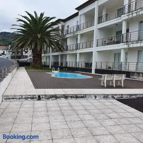 Black'nYellow Place - Image 4