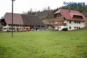 Schlegelhansenhof - Image 1