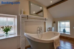 2 Bed in Whitby oc-wa224 - Image 4